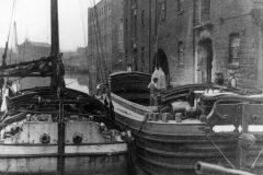 Discharged a wooden Aire and Calder Navigation fly-boat alongside the Calder and Hebble Navigation.