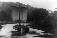 A keel underway on a canal.