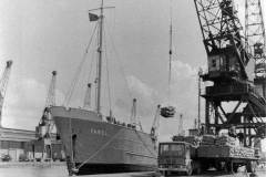 Discharging cocoa beans from MV Farel in Goole Docks.