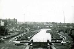 Waiting at Fall Ing Lock No 1, Wakefield.