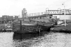 The motor barge Saira leaving Fall Ings Lock 1 at Wakefield.