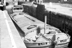 Motor barge Lys