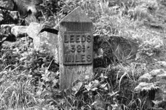 Mile Post 'Leeds 38 1/4 Miles'