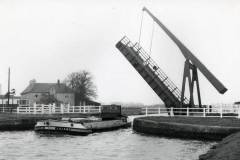 Modern lift bridge of the New Junction Canal near Thorne