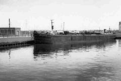 Tanker barge Courtdale