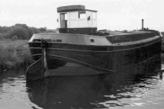 Barge Enid Hilda