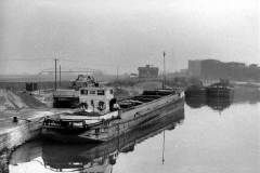 Barges loading with sand