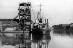 Everard's MV Actuality alongside No 3 railway coal hoist, Goole.