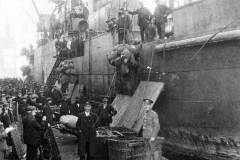 Unloading at Goole Docks, possibly during WWI.