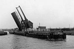 Kirkhouse Green lift bridge