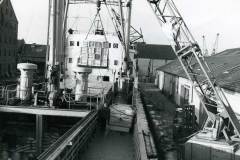 Unloading oranges at Goole