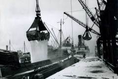 Loading a barge at Goole in wintery conditions.