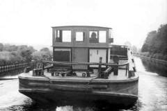 Barge on  Knottingley to Goole Canal