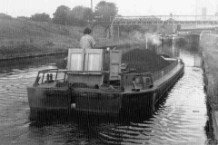 A coal-laden Hargreaves 'West Country' size barge